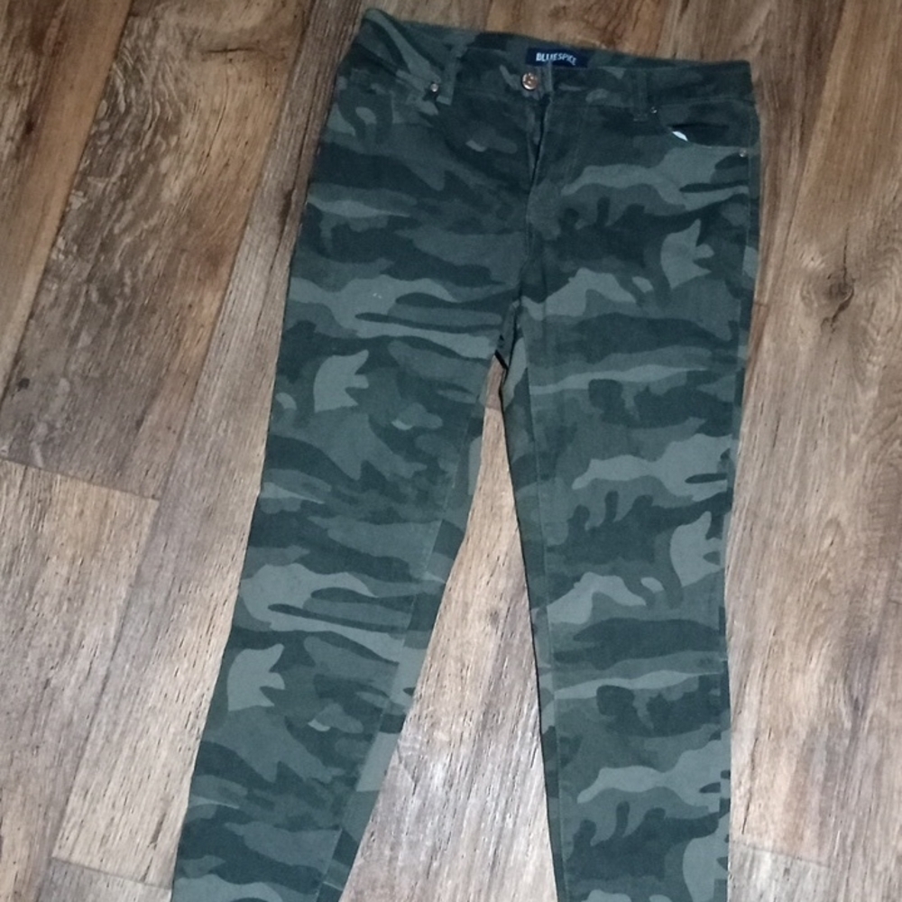 Blue Spice Camouflage Skinny Jeans With Zip Front Size Small